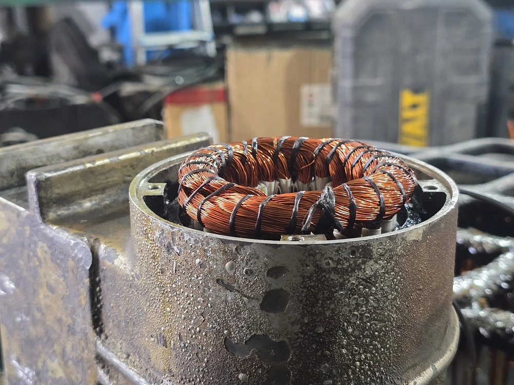 Proceso de rebobinado de un motor eléctrico